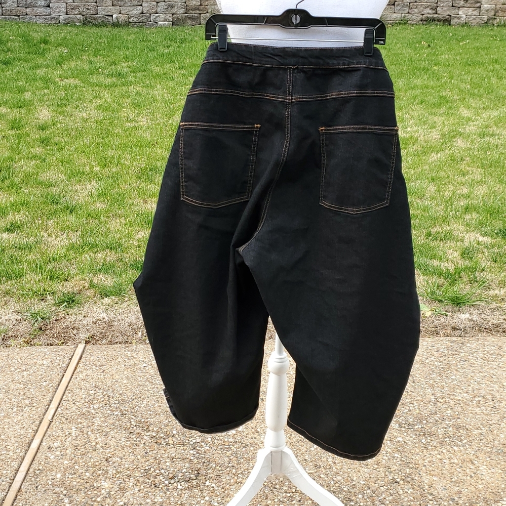 Woman within dark jean Bermuda shorts 38W - Picture 3 of 5